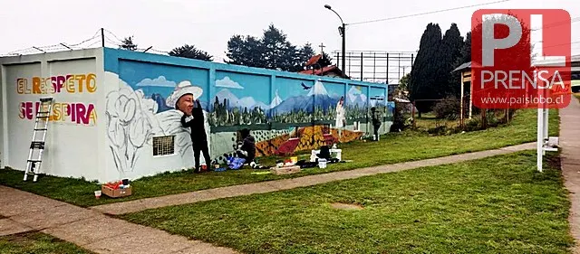 Osorno: realizan mural sustentable