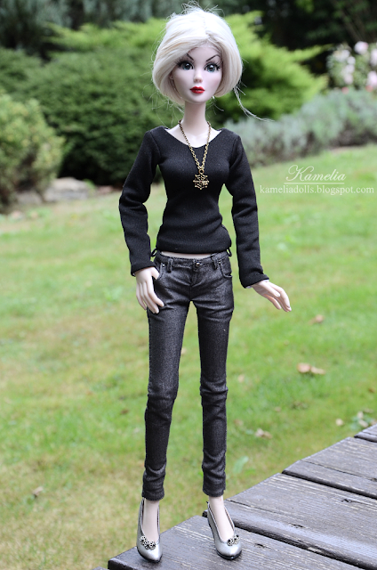 Realistic jeans for dolls