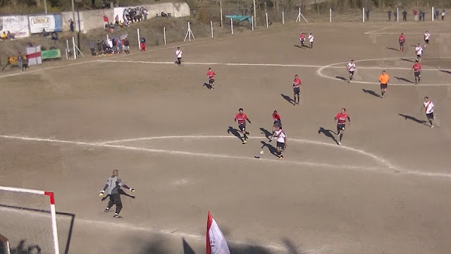 River plantó bandera en el clásico faldense.