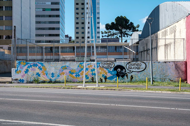 Muro dos fundos da Escola Municipal Professor Brandão