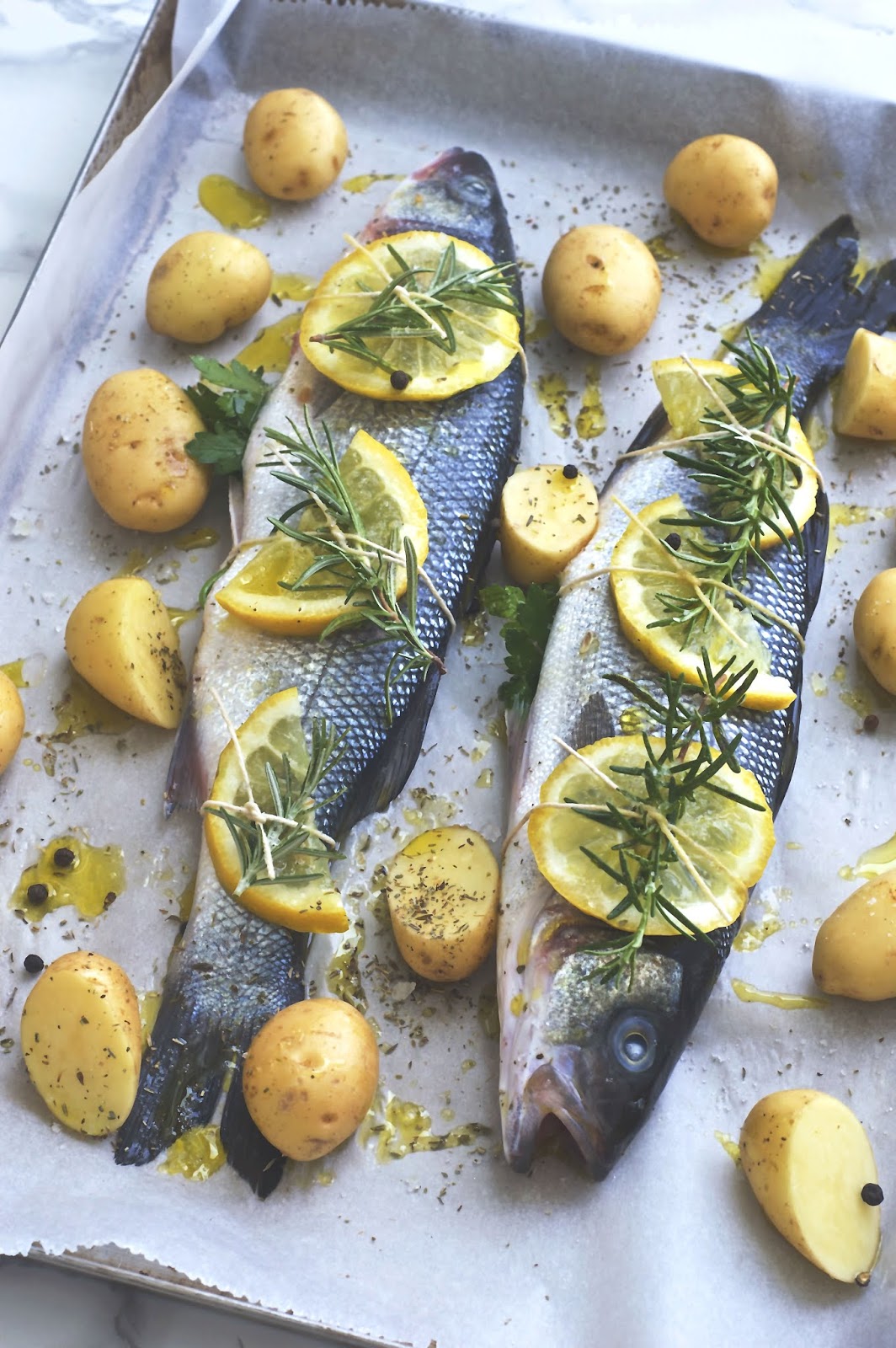 Branzino al forno con patate novelle 