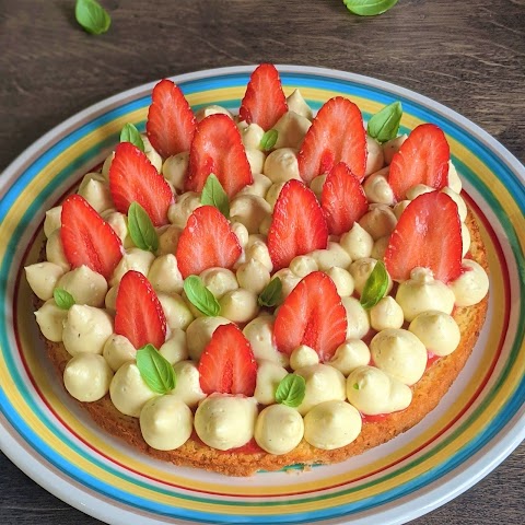 Tarte façon fraisier revisité, crème diplomate au basilic