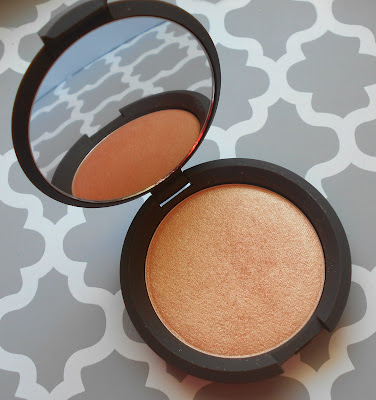 Becca x Jaclyn Hill Shimmering Skin Perfector Pressed in Champagne Pop