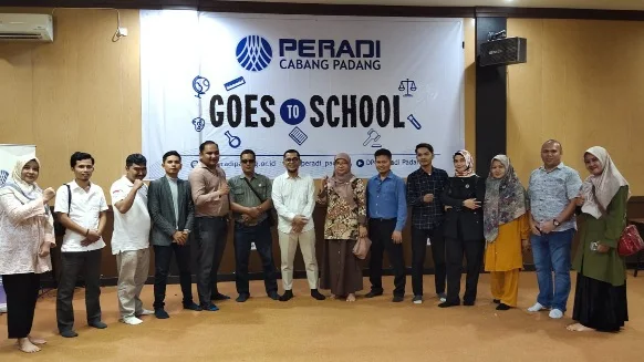 Peradi Goes to School ke 2 Digelar di SMA Negeri 2 Padang: Warga Harus Taat Hukum