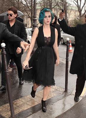 Katy Perry Vs Sarah Jessica Parker Dresses In Paris4