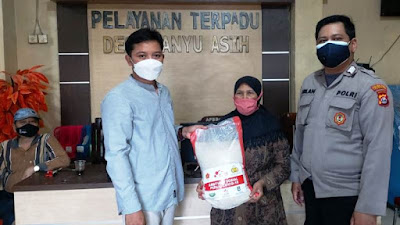 Warga Mauk yang Sedang Isoman Dapat Bansos dari Polresta Tangerang