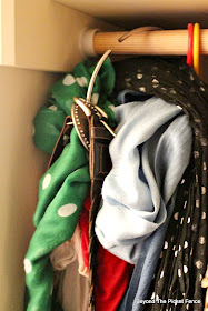 closet organization, scraf, Beyond The Picket Fence http://bec4-beyondthepicketfence.blogspot.com/2015/02/scarf-hanger-in-30-minutes-or-less.html