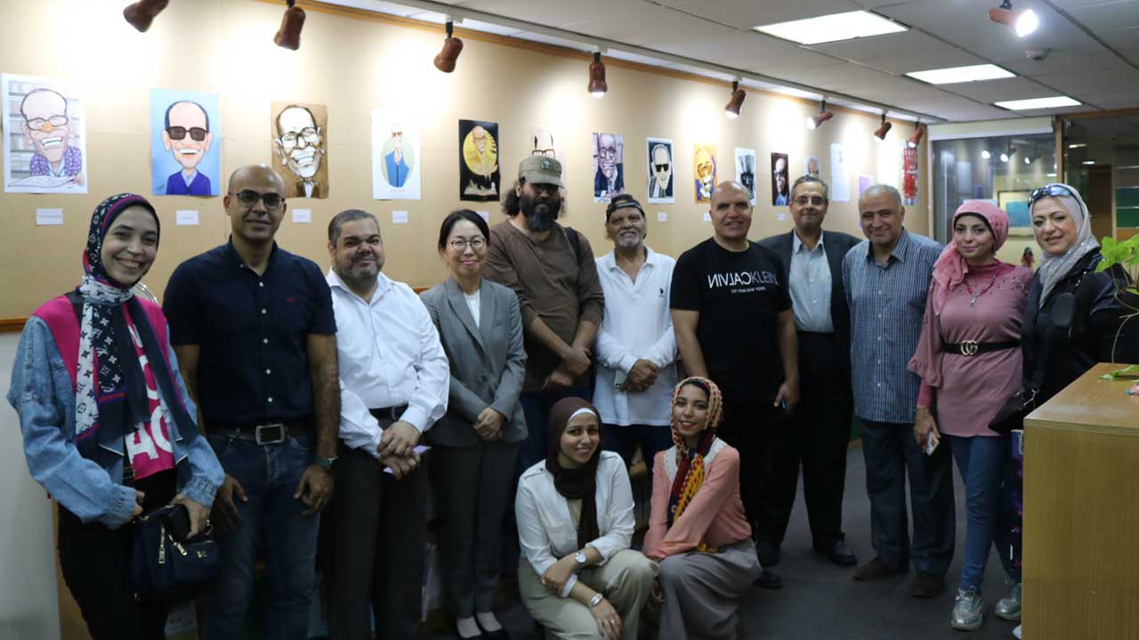 الاحتفاء بأدباء نوبل بمصر واليابان في معرض "الكاريكاتير المصري- الياباني"