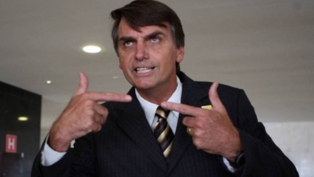 Bolsonaro vira réu na Justiça por incitação ao estupro