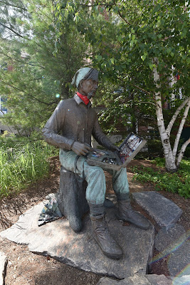 Tom Thompson Group of Seven statue in Huntsville Ontario.