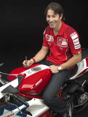 Luxury Bike : 2010 Ducati 848 Nicky Hayden Edition