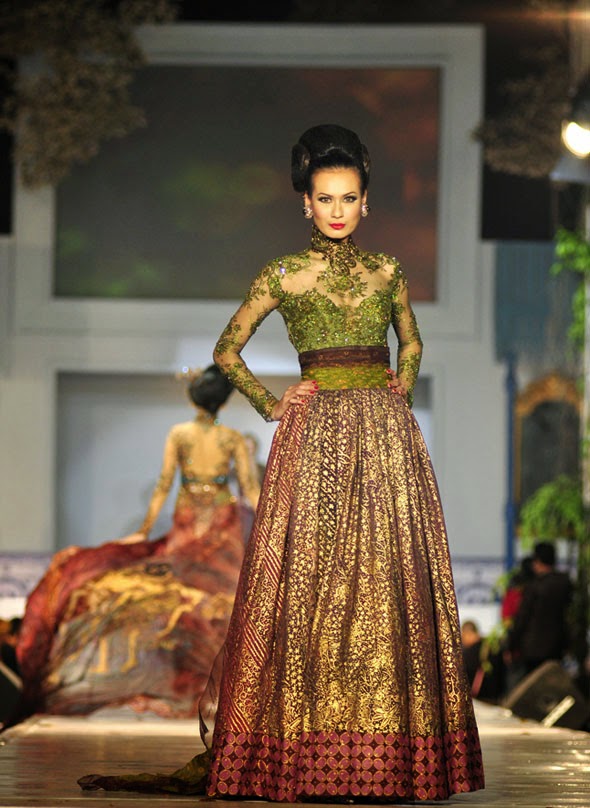 Koleksi Model  Kebaya  Muslim Anne  Avantie  Kumpulan Model  