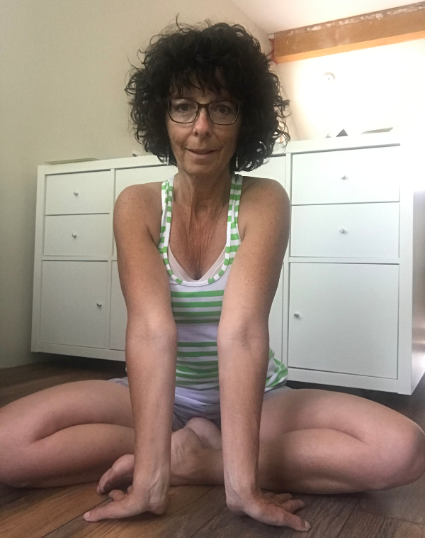 Yoga poses for quilters - wrist stretch | DevotedQuilter.com