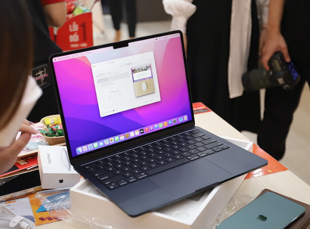 MacBook Air M2 2022 on shelves in Vietnam, priced at no less than 30 million VND