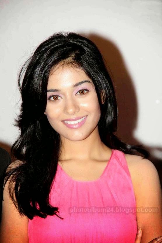Indian actress and model Amrita Rao Hot Sexy Image