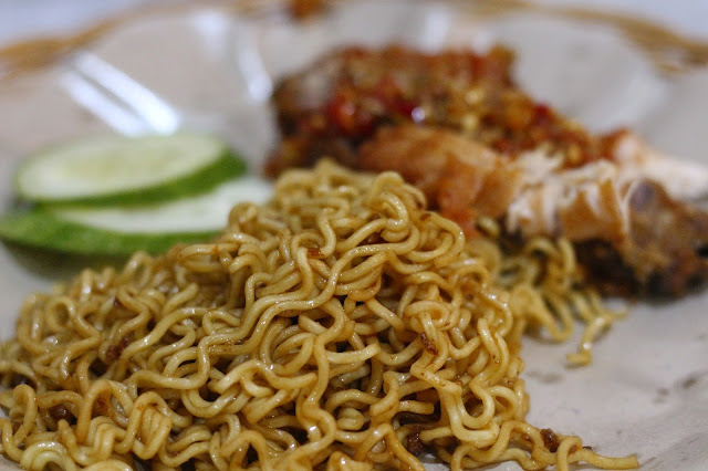 Mie goreng dan Geprek Bensu level 3