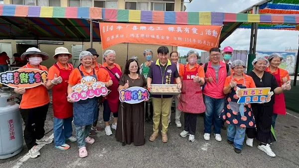 ▲粿真有愛，喜樂志工隊端午製芋粿關懷弱勢。（瑪喜樂基金會提供）