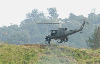 Foto Latihan Taktis Batalyon Tim Pertempuran (BTP) 406 Yon 400/2011