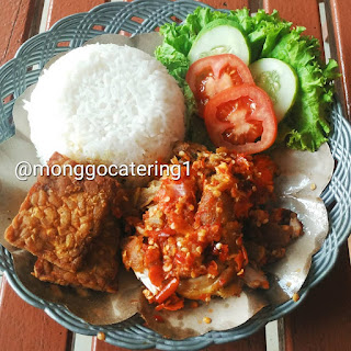 www.monggocatering.com