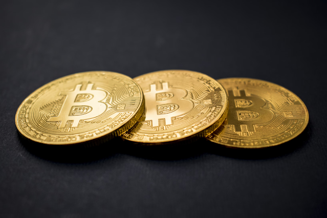 Bitcoin hits $70,000