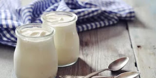  ialah hasil fermentasi susu dengan kuman asam laktat Lactobacillus bulgarius dan Strep Efek Yogurt terhadap Bayi