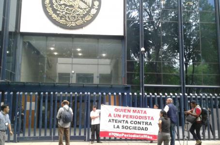 Estados/// Periodistas de Michoacán exigen a PGR esclarezca secuestro de reportero