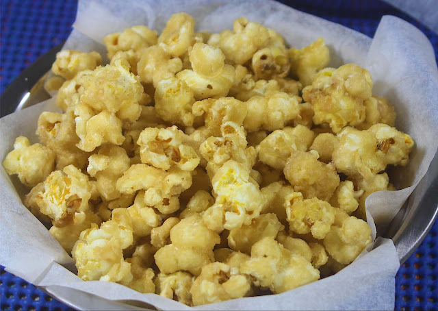 This is how to make Homemade Caramel Popcorn.