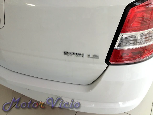 carro Spin Chevrolet LS 2013