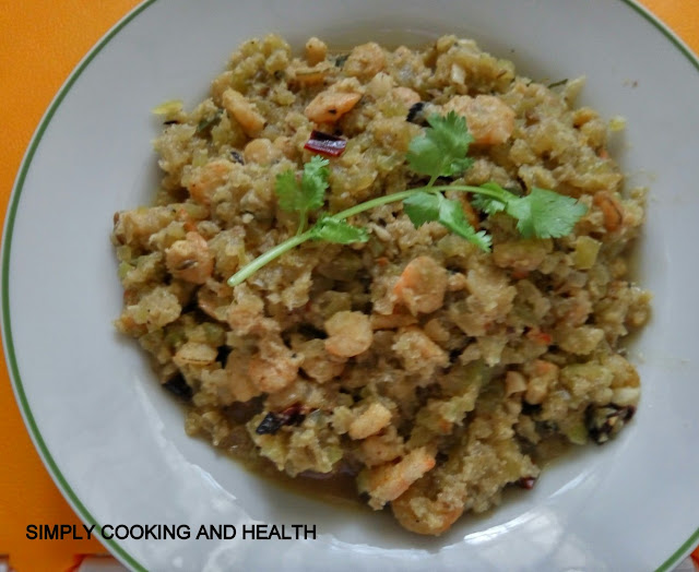 Shredded calabash with prawns.