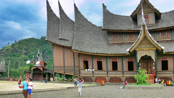 Foto Memori Ku: Istana Pagar Ruyung di Bukit Tinggi