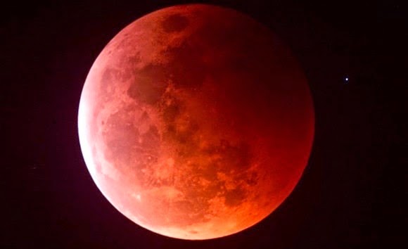 Eclipse Lunar Total - Lua de Sangue