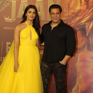 Pan India Star Pooja Hegde is currently gearing up for the big release of her next film Kisi Ka Bhai Kisi Ki Jaan! The makers of the film released the trailer yesterday in a big launch with the star cast and it has been received widely by fans worldwide. The fans are loving Pooja in the trailer and have been going gaga over her one-liners in the trailer along her moves.     However, one of the highlights of the big trailer launch was Superstar Salman Khan was praising Pooja Hegde on the stage. When the host