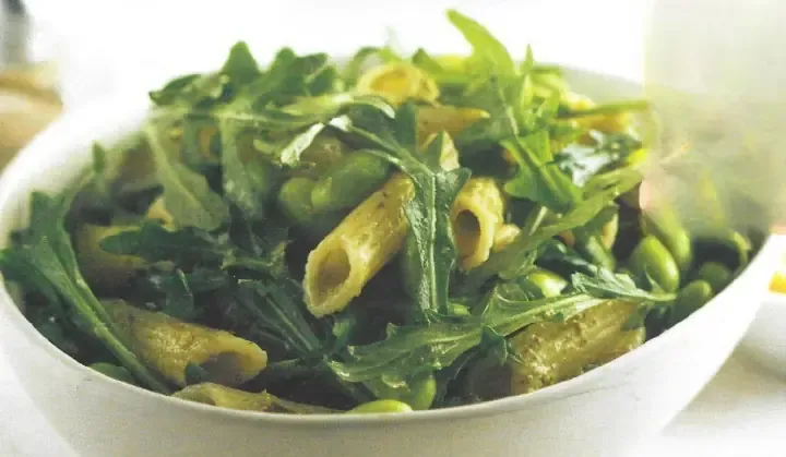 Penne al pesto di semi, fagiolini e rucola