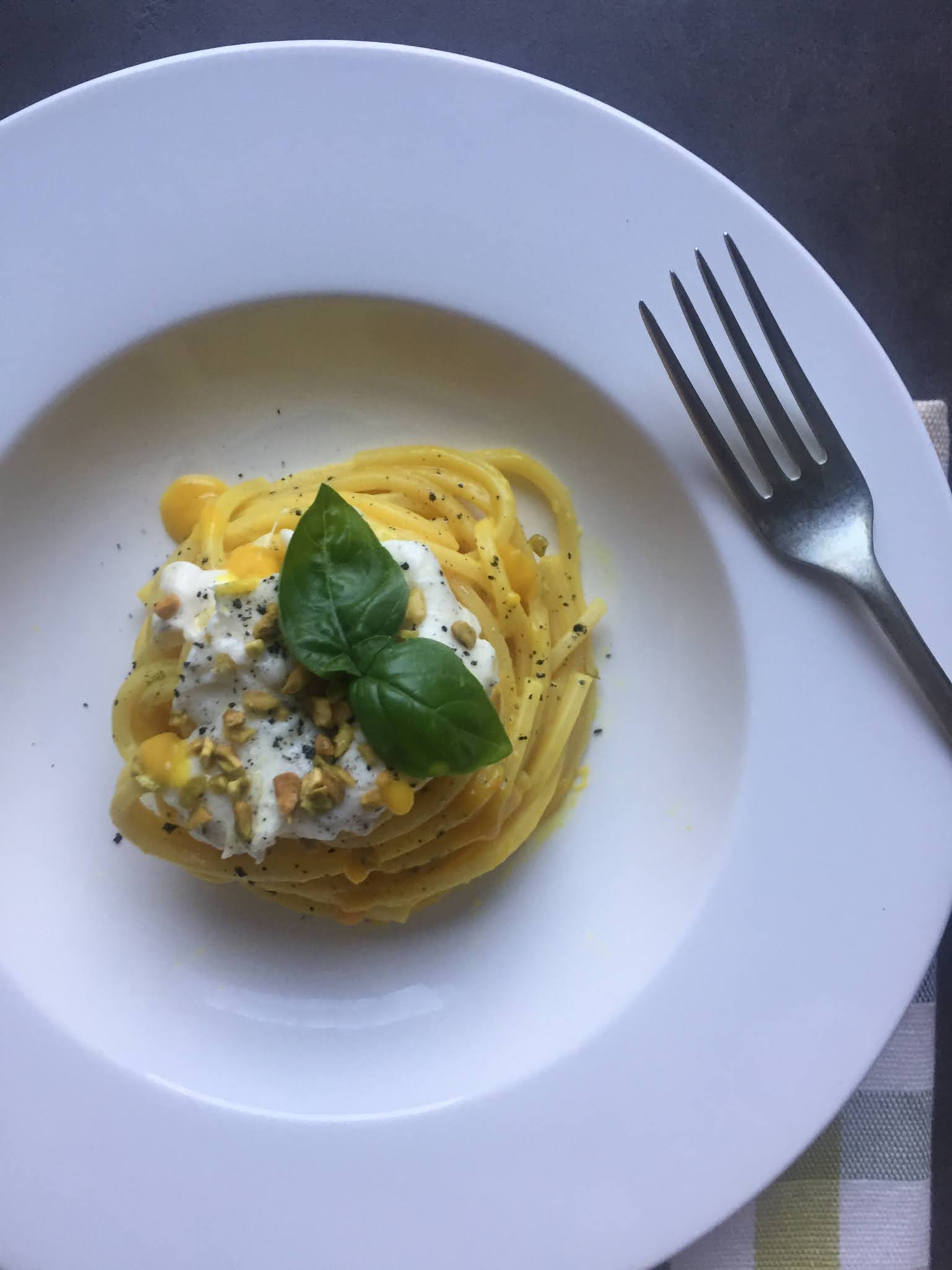 Spaghetti con sugo di datterini