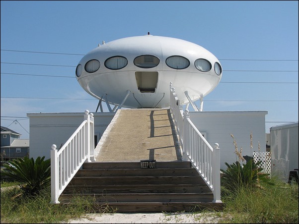 Pensacola Beach’s Spaceship House 01