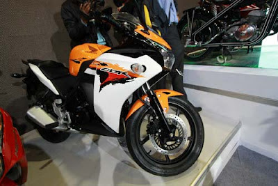 Honda CBR150R 2012