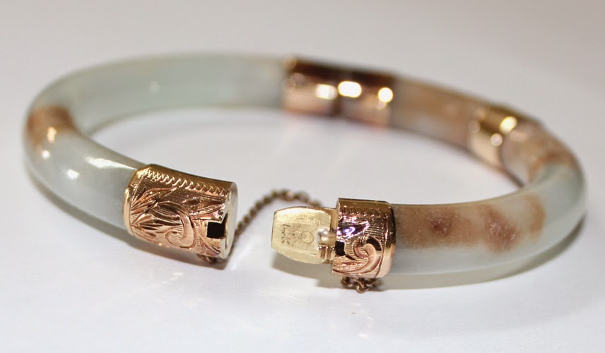 14k gold bracelet with white jade jade