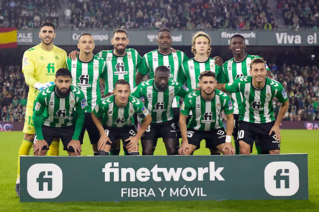 REAL BETIS BALOMPIÉ. Temporada 2022-23. Rui Silva, Luiz Felipe, Borja Iglesias, William Carvalho, Félix Garreta, Luiz Henrique. Fekir, Andrés Guardado, Youssouf Sabaly, Álex Moreno, Sergio Canales. REAL BETIS BALOMPIÉ 0 ATHLETIC CLUB 0 Jueves 29/12/2022, 19:15 horas. Campeonato de Liga de 1ª División, jornada 15. Sevilla, estadio Benito Villamarín: 53.565 espectadores. GOLES: no hubo.