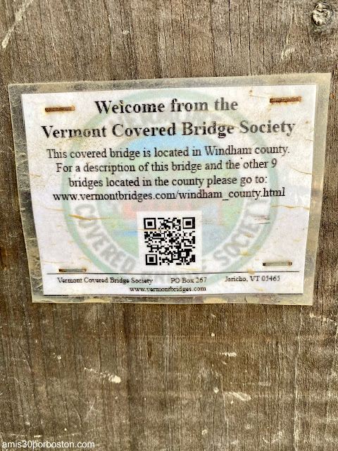 Código QR del Puente Cubierto Hall Covered Bridge