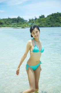 Ruriko Kojima Japanese Sexy Idol Sexy Blue Sky Swimsuit On The Beach 10