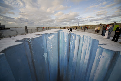 chalk 3d art - crevasse chalk art