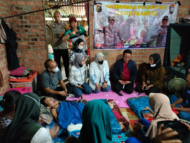 Kemensos dan Pemkab OKI Bantu Pengobatan Kakak Beradik Penyandang Disabilitas di SP. Padang