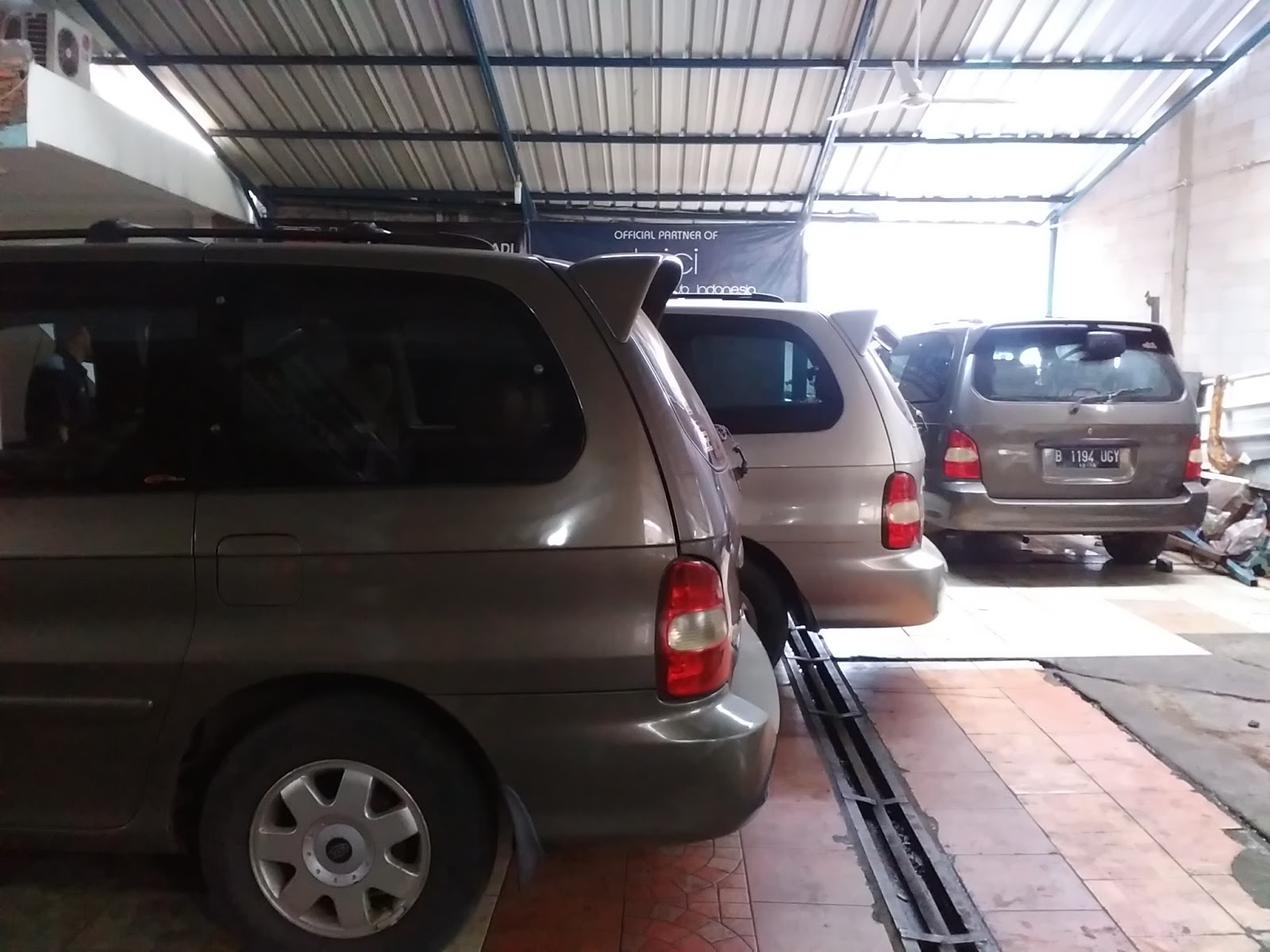 Bengkel Specialist Kia Carnival