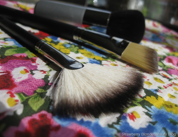 Japonesque Fan Brush