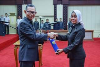 Sekdaprov Lampung Melantik dan Mengambil Sumpah Jabatan Kepala Badan Kepegawaian Daerah Provinsi Lampung