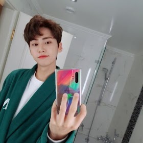 UP10TION Lee Jinhyuk showed off his cute visual and how he is doing in Switzerland!