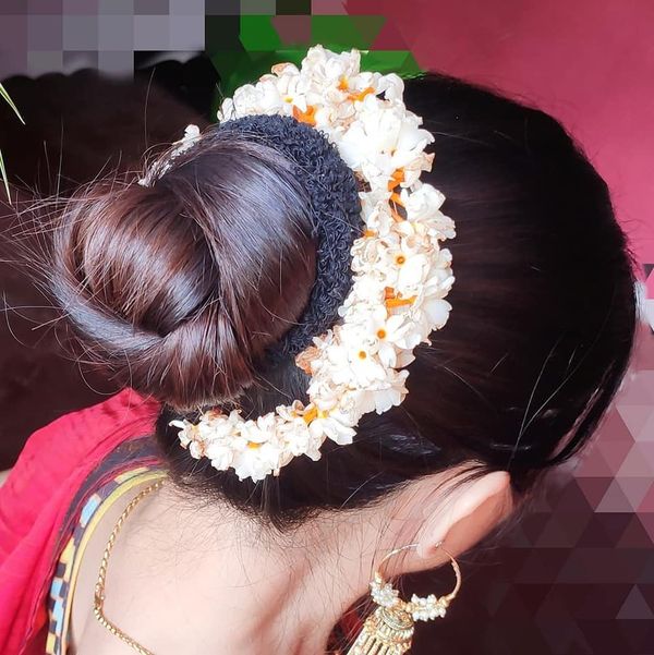 Colors Tamil - உங்களுக்கு பிடித்த வடிவேலு Hair Style எது? #Vadivelu |  #VadiveluonColorsTamil | #Eli | Facebook