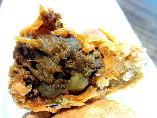 The beef rendang puff had a good amount of juicy and tender beef chunks.