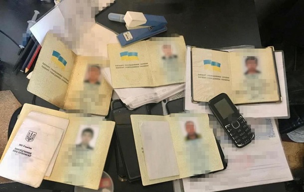 У Харкові "накрили" виробництво фальшивих паспортів