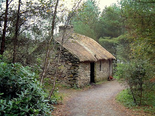 Old-Cottage-In-Wood Wallpapers